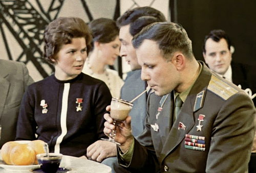 Tereshkova con Yuri Gagarin