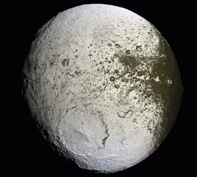 Iapetus (Saturno)