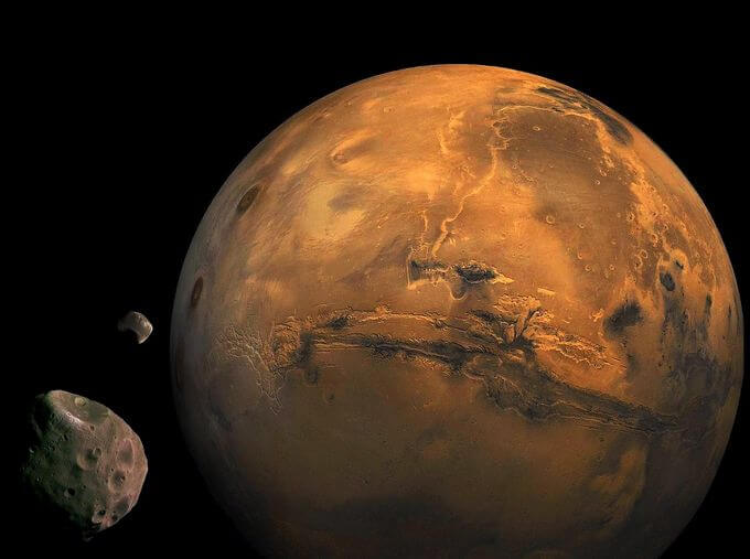Marte y sus dos lunas