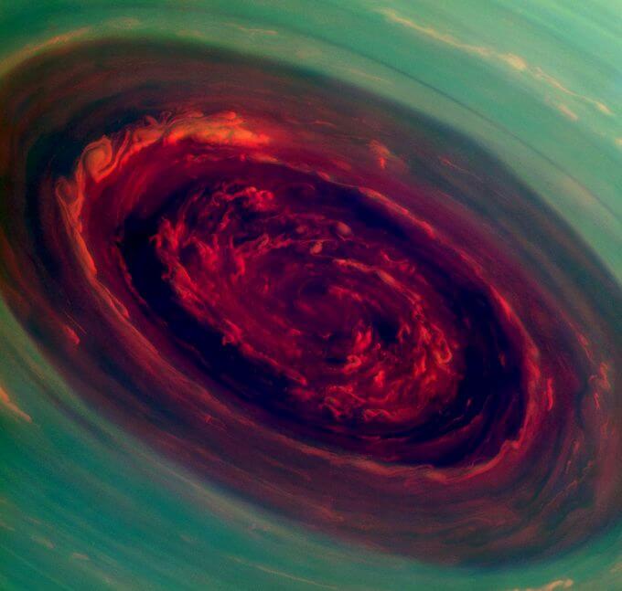 Formación de un huracán en Saturno