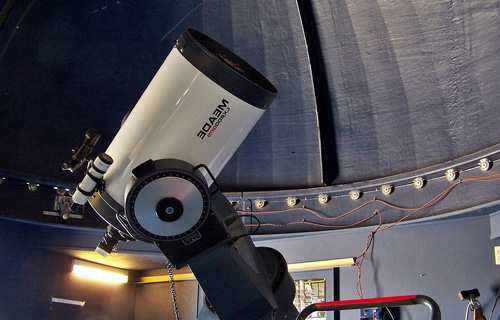 Telescopio reflector moderno